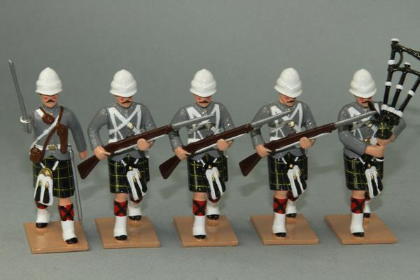 HR11E - Gordon Highlanders Advancing. From Regal Toy Soldiers - Piers Christian Toy Soldiers - 1